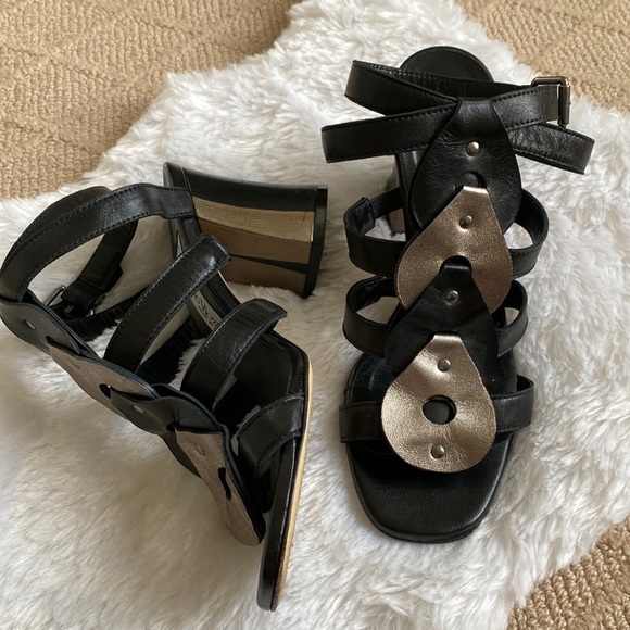 Wow shoes - Picture 1 of 7